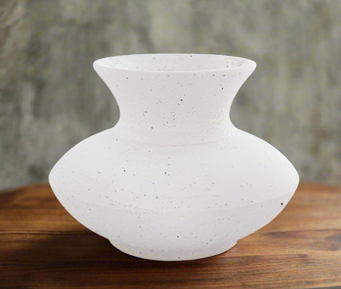 Blanche Vase