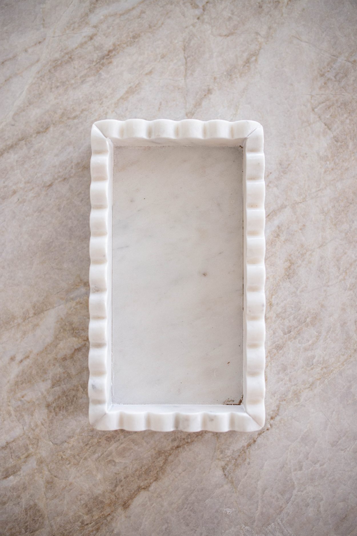 Luna Scallop Tray