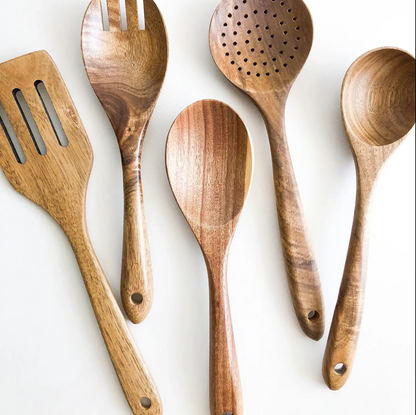 Wooden utensil set