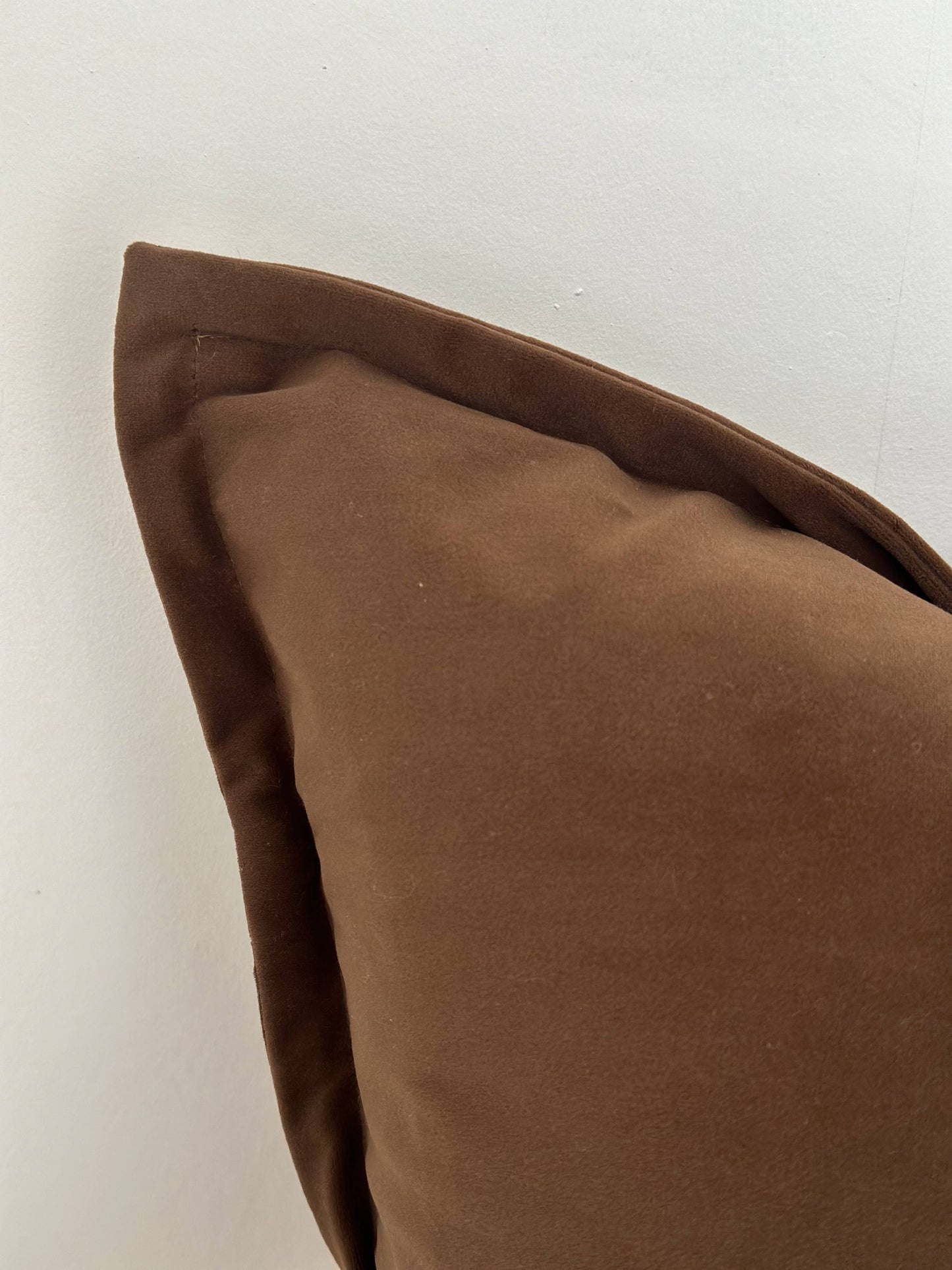 Emma Velvet Dark Brown